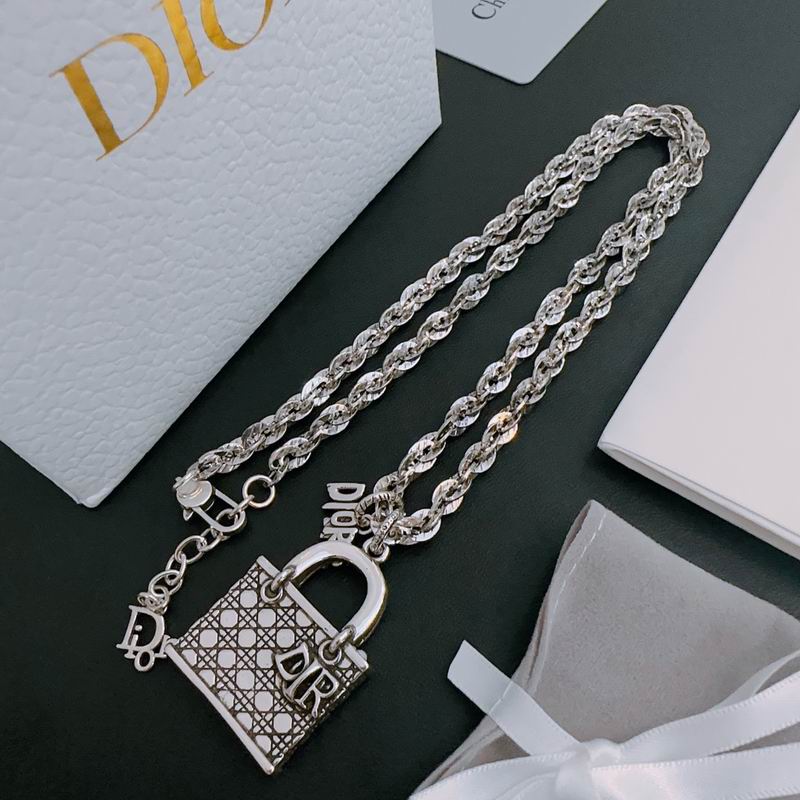 Dior Necklace 05lyr310